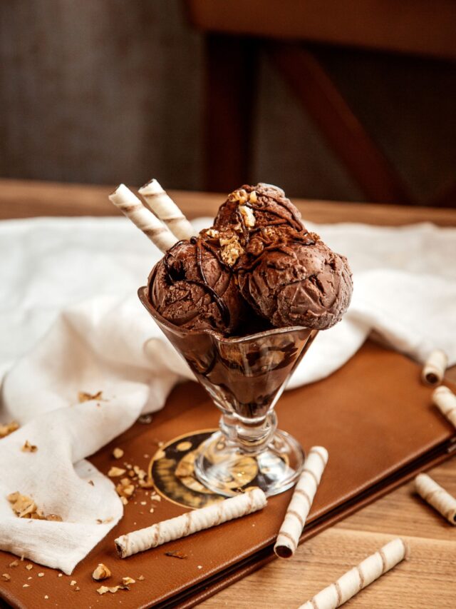 How to make 4 ingredients chocolate ice cream at home ?