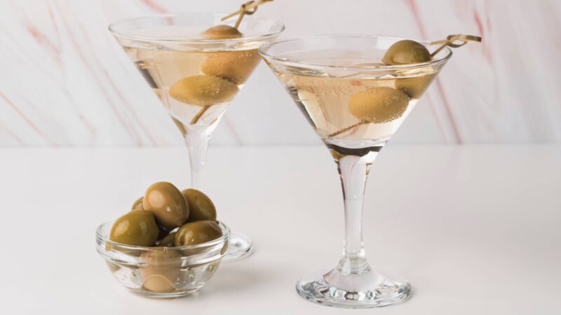 Easy dirty martini recipe | Dirty road martini